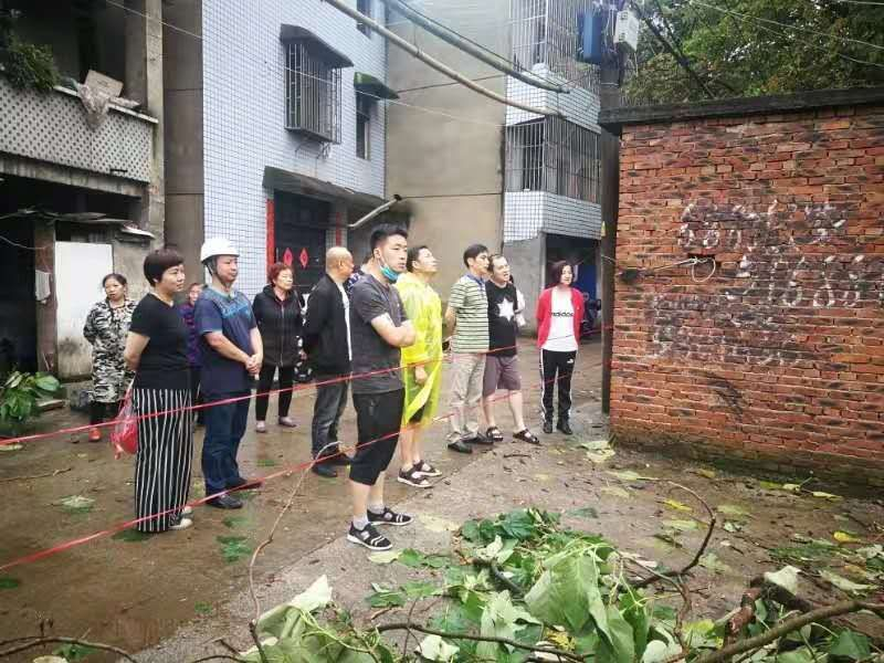 暴雨来袭——大祥区干部群众奋战防汛抢险一线，全力做好防汛抗灾工作(图4)